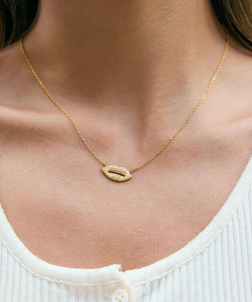 Studded Lips Pendant Necklace