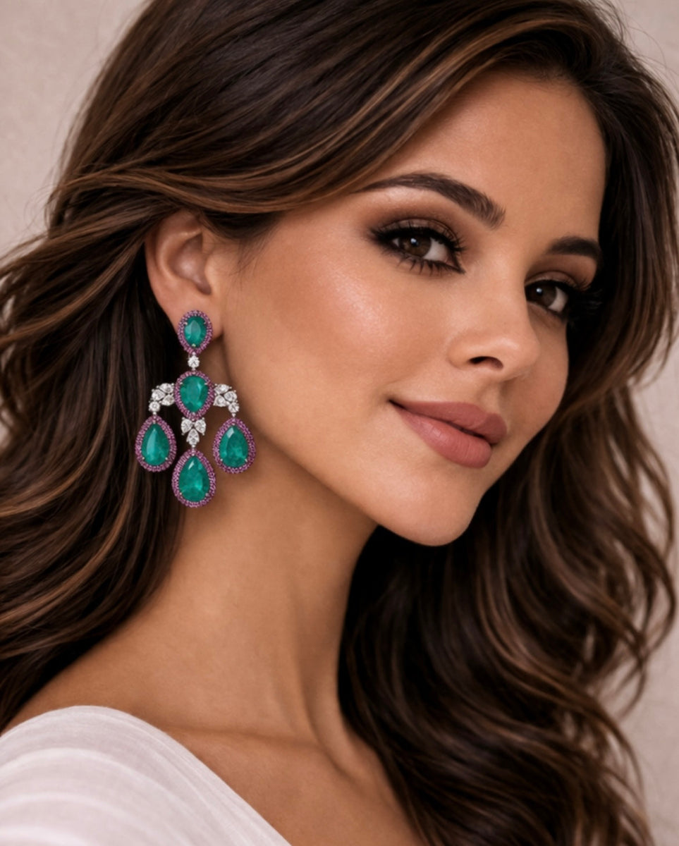 Statement Emerald Dangler